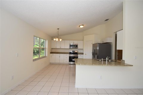 House in Palm Coast, Florida 4 bedrooms, 181.44 sq.m. № 1884085 - photo 12