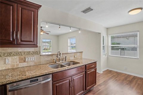 Villa ou maison à vendre à Saint Petersburg, Floride: 3 chambres, 184.32 m2 № 2339802 - photo 11