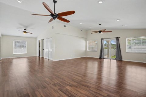Villa ou maison à vendre à Saint Petersburg, Floride: 3 chambres, 184.32 m2 № 2339802 - photo 19