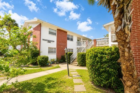 Condo à Saint Petersburg, Floride, 2 chambres № 2230327