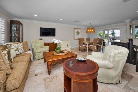 Villa ou maison à vendre à Saint Petersburg, Floride: 4 chambres, 236.62 m2 № 1876077 - photo 10