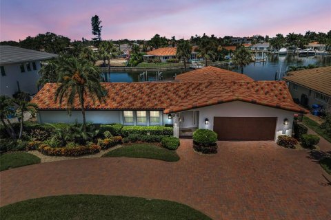 Villa ou maison à vendre à Saint Petersburg, Floride: 4 chambres, 236.62 m2 № 1876077 - photo 3