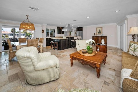 Villa ou maison à vendre à Saint Petersburg, Floride: 4 chambres, 236.62 m2 № 1876077 - photo 12