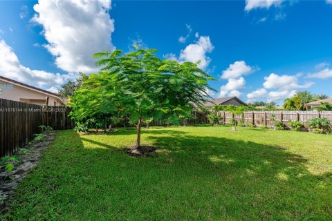 Villa ou maison à vendre à Miami, Floride: 4 chambres, 215.25 m2 № 1929350 - photo 30