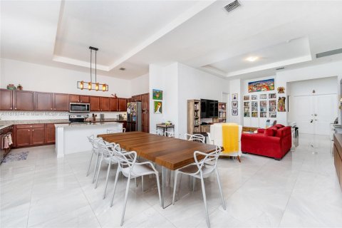 Villa ou maison à vendre à Miami, Floride: 4 chambres, 215.25 m2 № 1929350 - photo 19