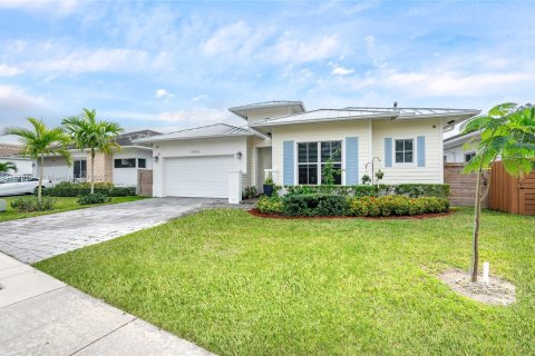 Villa ou maison à vendre à Miami, Floride: 4 chambres, 215.25 m2 № 1929350 - photo 1