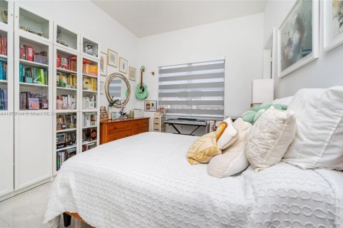 Villa ou maison à vendre à Miami, Floride: 4 chambres, 215.25 m2 № 1929350 - photo 8