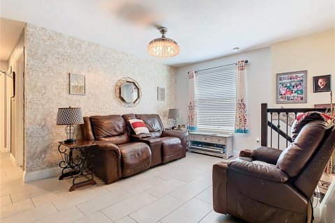 House in Davenport, Florida 6 bedrooms, 265.05 sq.m. № 1844425 - photo 10
