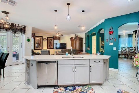 House in Davenport, Florida 6 bedrooms, 265.05 sq.m. № 1844425 - photo 12