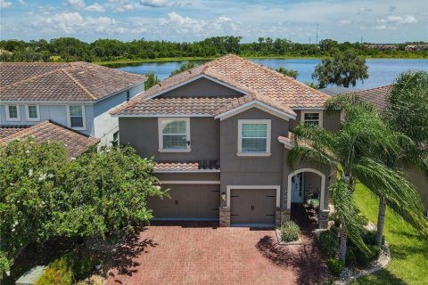 House in Davenport, Florida 6 bedrooms, 265.05 sq.m. № 1844425 - photo 2