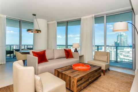 Condo in Hollywood, Florida, 1 bedroom № 1994040 - photo 5