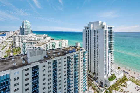 Condo in Hollywood, Florida, 1 bedroom № 1994040 - photo 20