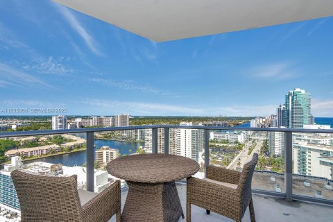Condo in Hollywood, Florida, 1 bedroom № 1994040 - photo 24