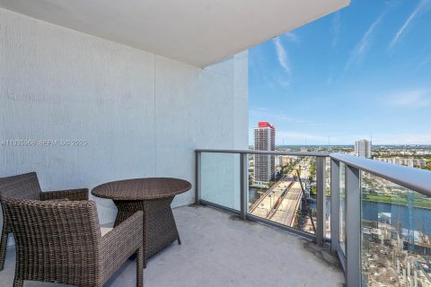 Condo in Hollywood, Florida, 1 bedroom № 1994040 - photo 23