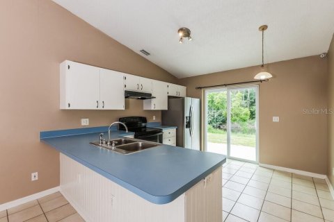 House in Land O' Lakes, Florida 3 bedrooms, 100.24 sq.m. № 2403421 - photo 6