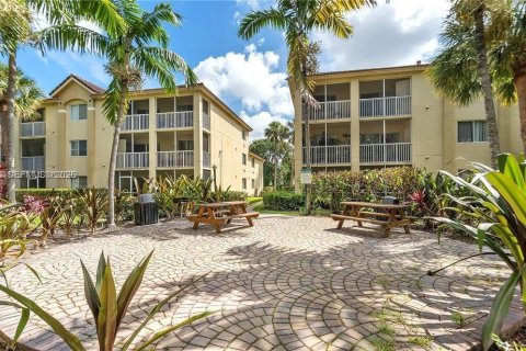 Condominio en venta en Hollywood, Florida, 2 dormitorios, 69.4 m2 № 2063838 - foto 26