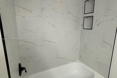 Condominio en venta en Hollywood, Florida, 2 dormitorios, 69.4 m2 № 2063838 - foto 10