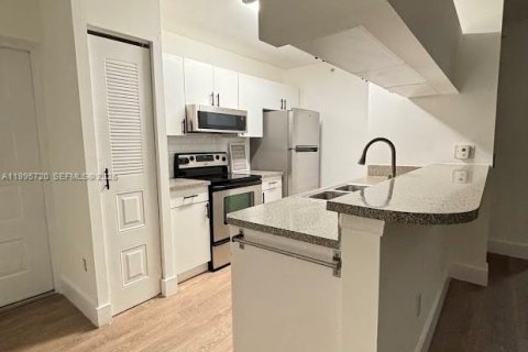 Condominio en venta en Hollywood, Florida, 2 dormitorios, 69.4 m2 № 2063838 - foto 9