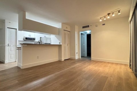 Condominio en venta en Hollywood, Florida, 2 dormitorios, 69.4 m2 № 2063838 - foto 18