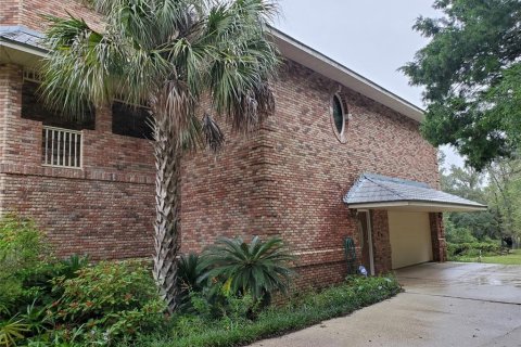 Villa ou maison à vendre à Dade City, Floride: 2 chambres, 320.23 m2 № 2410364 - photo 3