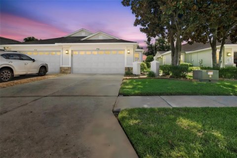Villa ou maison à Land O' Lakes, Floride 3 chambres, 169.08 m2 № 2372970