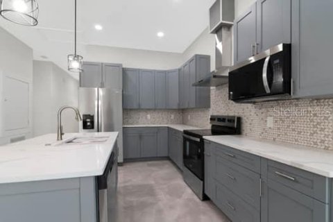 Villa ou maison à vendre à Tampa, Floride: 3 chambres, 240.8 m2 № 2141539 - photo 8
