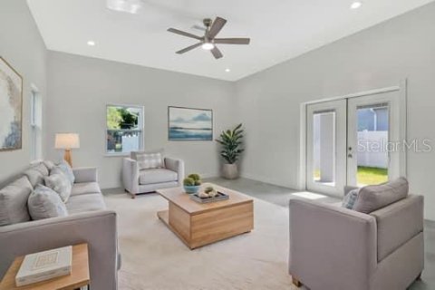 Villa ou maison à vendre à Tampa, Floride: 3 chambres, 240.8 m2 № 2141539 - photo 4