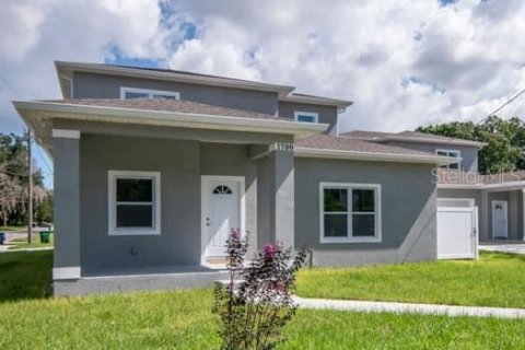 Villa ou maison à Tampa, Floride 3 chambres, 240.8 m2 № 2141539