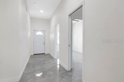Villa ou maison à vendre à Tampa, Floride: 3 chambres, 240.8 m2 № 2141539 - photo 3