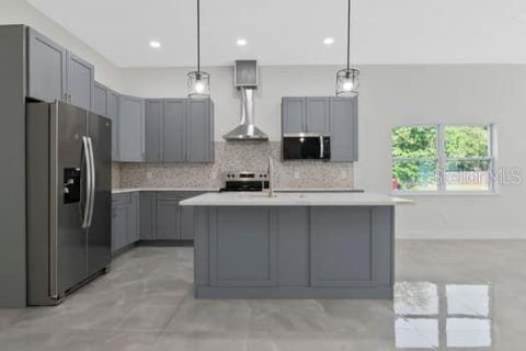 Villa ou maison à vendre à Tampa, Floride: 3 chambres, 240.8 m2 № 2141539 - photo 5