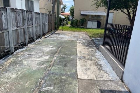 Propiedad comercial en venta en Miami Beach, Florida, 170.94 m2 № 1939205 - foto 4