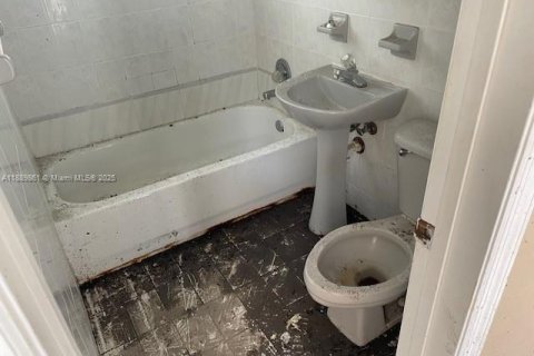 Propiedad comercial en venta en Miami Beach, Florida, 170.94 m2 № 1939205 - foto 11