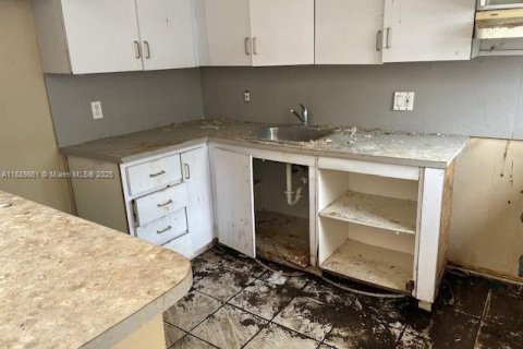 Propiedad comercial en venta en Miami Beach, Florida, 170.94 m2 № 1939205 - foto 6