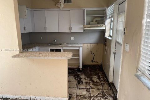 Propiedad comercial en venta en Miami Beach, Florida, 170.94 m2 № 1939205 - foto 10