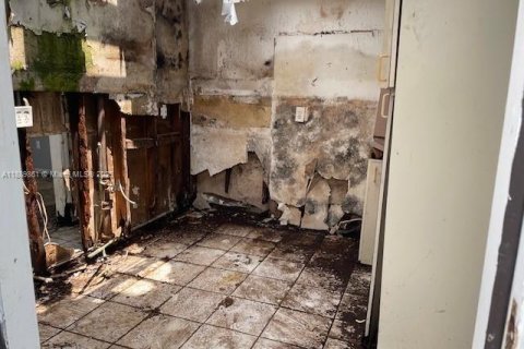 Propiedad comercial en venta en Miami Beach, Florida, 170.94 m2 № 1939205 - foto 13