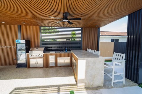 Casa en alquiler en Miami, Florida, 4 dormitorios, 430.32 m2 № 2251669 - foto 20