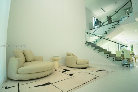 Casa en alquiler en Miami, Florida, 4 dormitorios, 430.32 m2 № 2251669 - foto 30