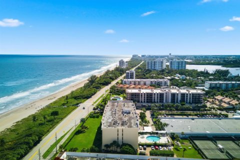 Condo in Boca Raton, Florida, 2 bedrooms № 2253625 - photo 18
