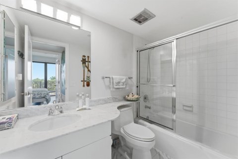 Condo in Boca Raton, Florida, 2 bedrooms № 2253625 - photo 14
