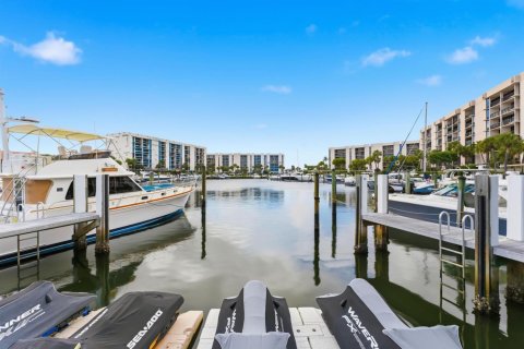 Condo in Boca Raton, Florida, 2 bedrooms № 2253625 - photo 22
