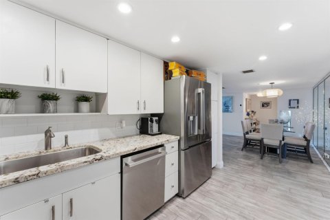 Condo in Boca Raton, Florida, 2 bedrooms № 2253625 - photo 7