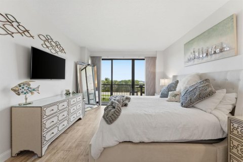 Condo in Boca Raton, Florida, 2 bedrooms № 2253625 - photo 10