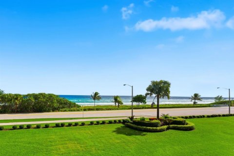 Condo in Boca Raton, Florida, 2 bedrooms № 2253625 - photo 2