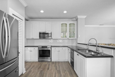 House in Miramar, Florida 4 bedrooms, 207.36 sq.m. № 1793545 - photo 9