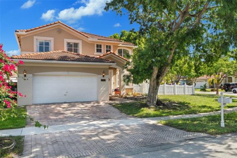 House in Miramar, Florida 4 bedrooms, 207.36 sq.m. № 1793545 - photo 2
