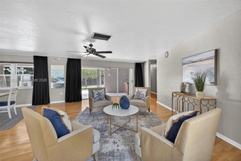 House in St. Lucie, Florida 4 bedrooms, 385.73 sq.m. № 2254286 - photo 28