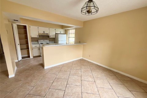 Apartamento en alquiler en Altamonte Springs, Florida, 2 dormitorios, 100.06 m2 № 2284418 - foto 3