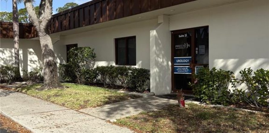 Immobilier commercial à Port Charlotte, Floride 288.74 m2 № 2406381