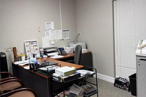 Immobilier commercial à vendre à Port Charlotte, Floride: 288.74 m2 № 2406381 - photo 13