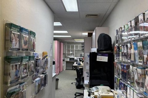 Immobilier commercial à vendre à Port Charlotte, Floride: 288.74 m2 № 2406381 - photo 8